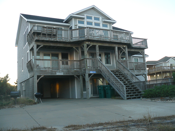 100 Corola Houses